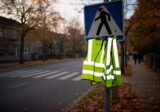Odblaskowy przemarsz uczniów SP 75 z policją w Krakowie