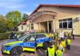 Droga do bezpieczeństwa przedszkolaków z policjantami krakowskiego Ruchu Drogowego
