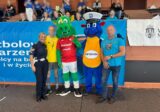 Policjanci z krakowskiej drogówki uczestniczyli w turnieju „Futbolowe Marzenia”